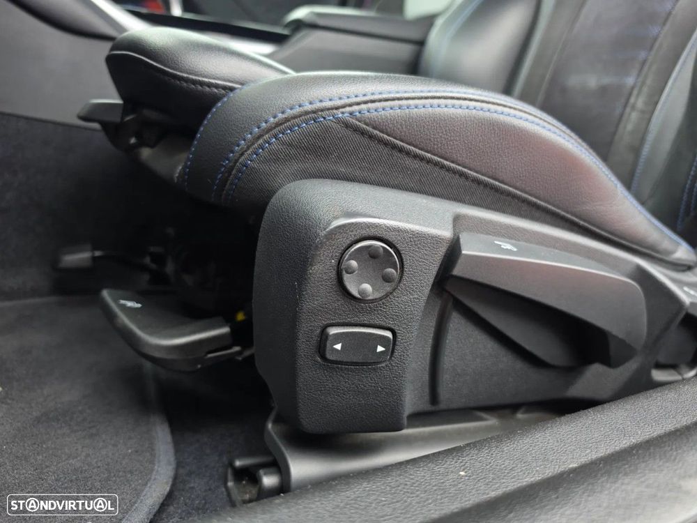 BMW 220 d Pack Desportivo M Auto - 10