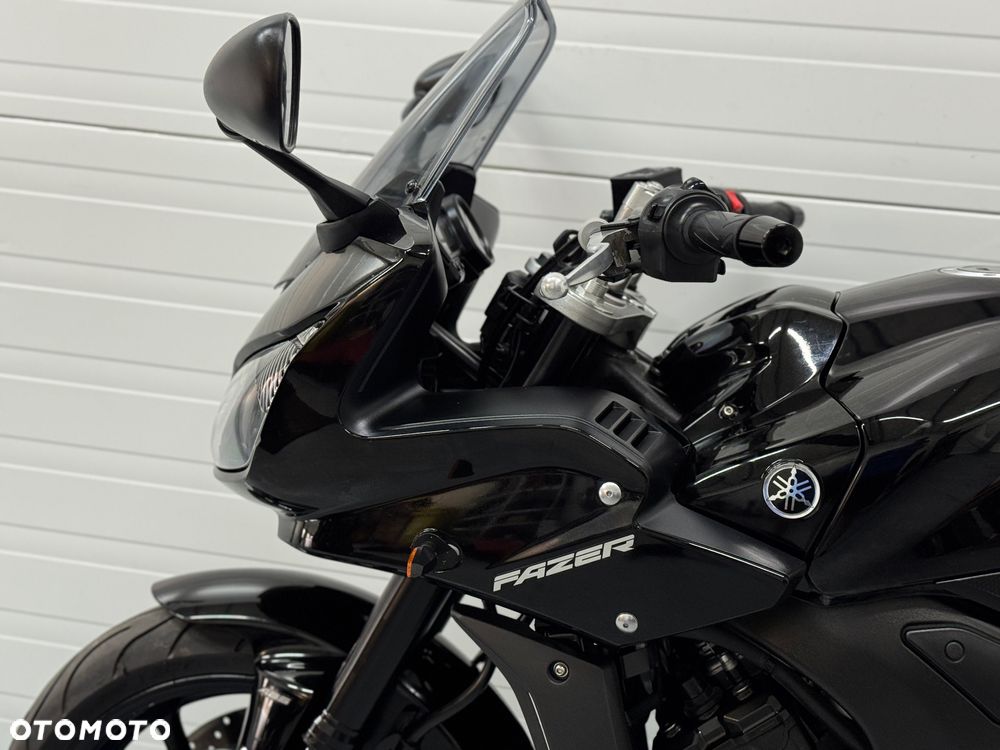 Yamaha FZ - 17