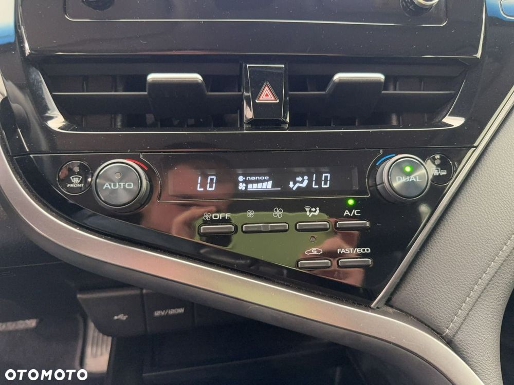 Toyota Camry - 21