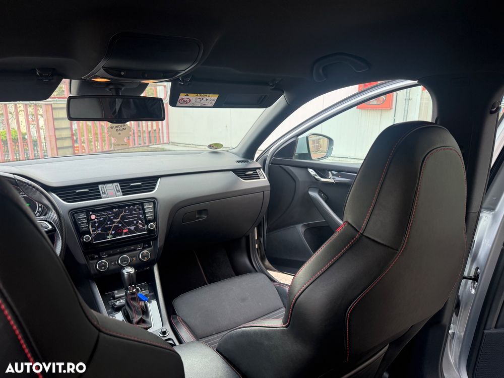 Skoda Octavia 2.0 TDI DSG RS - 22