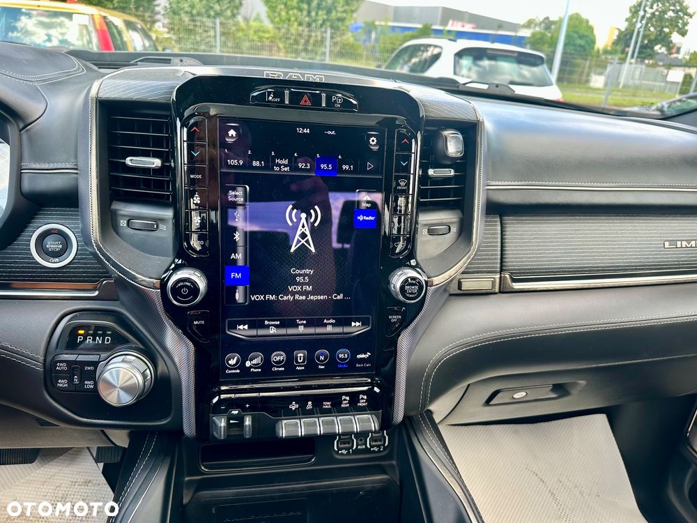 RAM 1500 Crew Cab Shortbed Limited - 23