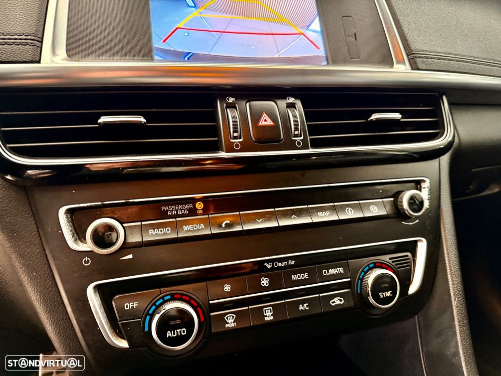 Kia Optima SW - 12