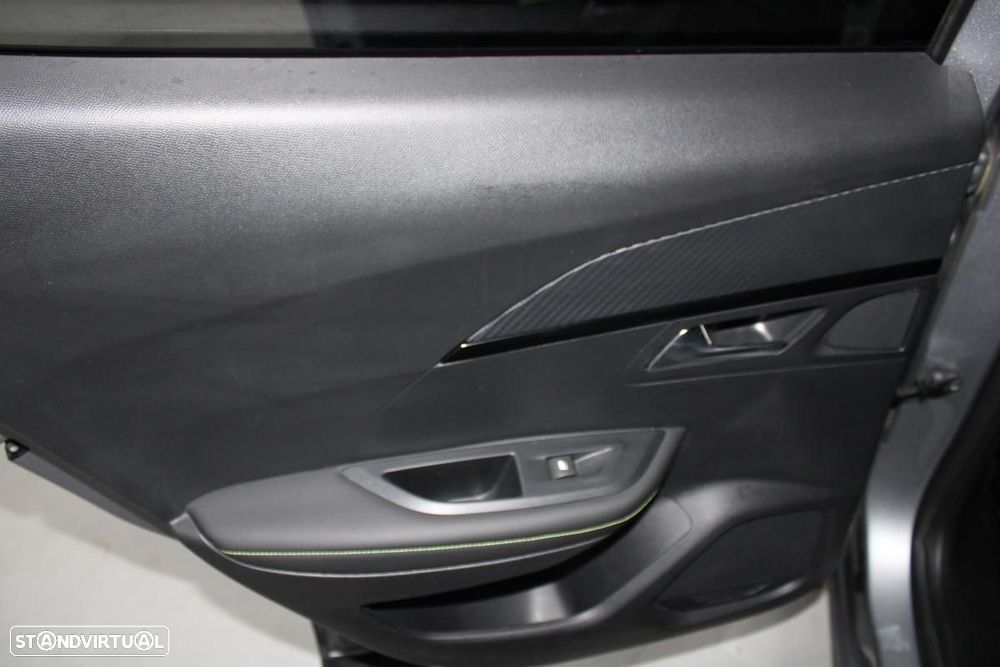 Peugeot e-2008 50 kWh GT - 13
