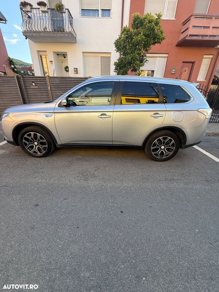 Mitsubishi Outlander - 9