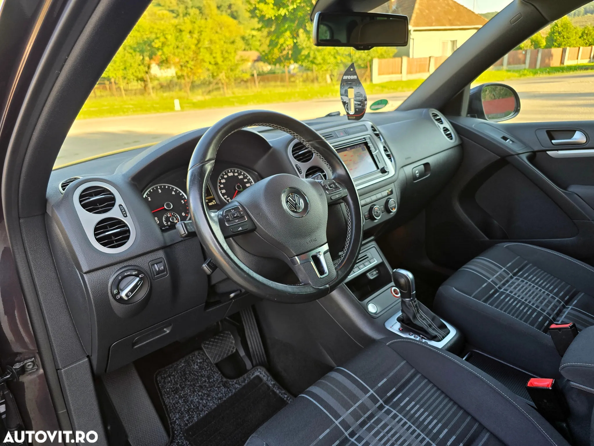 Volkswagen Tiguan 2.0 TDI SCR 4MOTION BlueMotion Technology DSG Lounge Track & Style - 16
