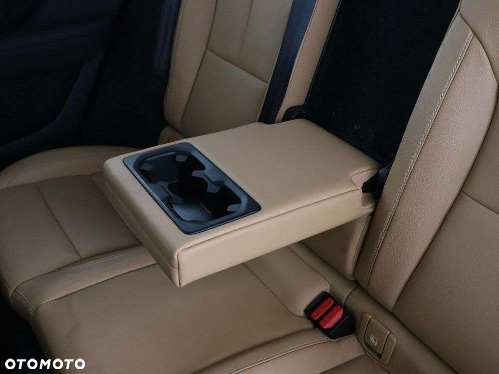Volvo XC 40 D4 AWD Momentum Pro - 41