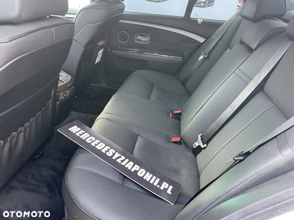 BMW Seria 7 740i - 11
