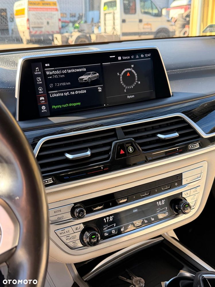 BMW Seria 7 740d xDrive sport - 16
