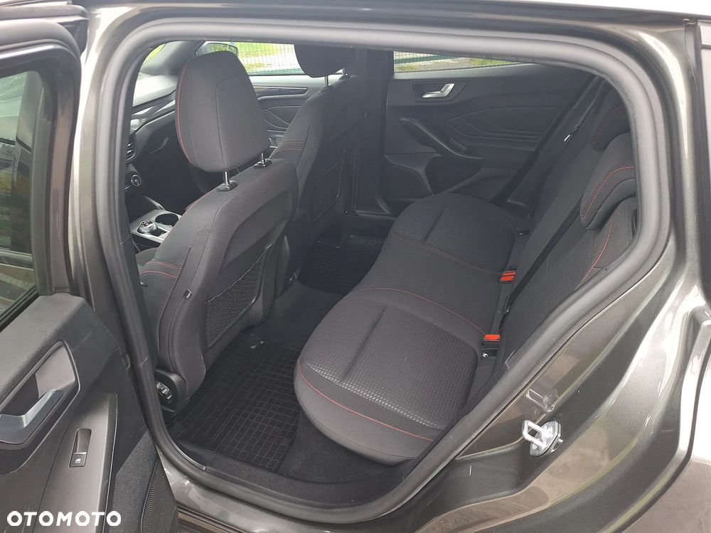 Ford Focus - 11