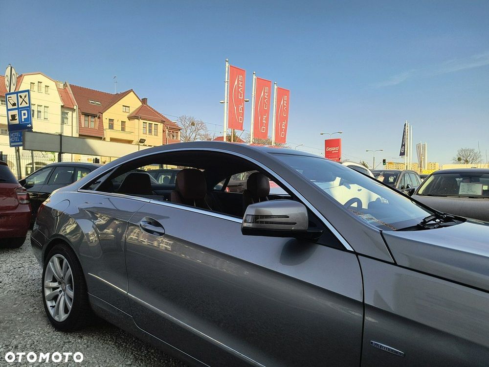 Mercedes-Benz Klasa E 250 BlueEFFICIENCY 7G-TRONIC - 32