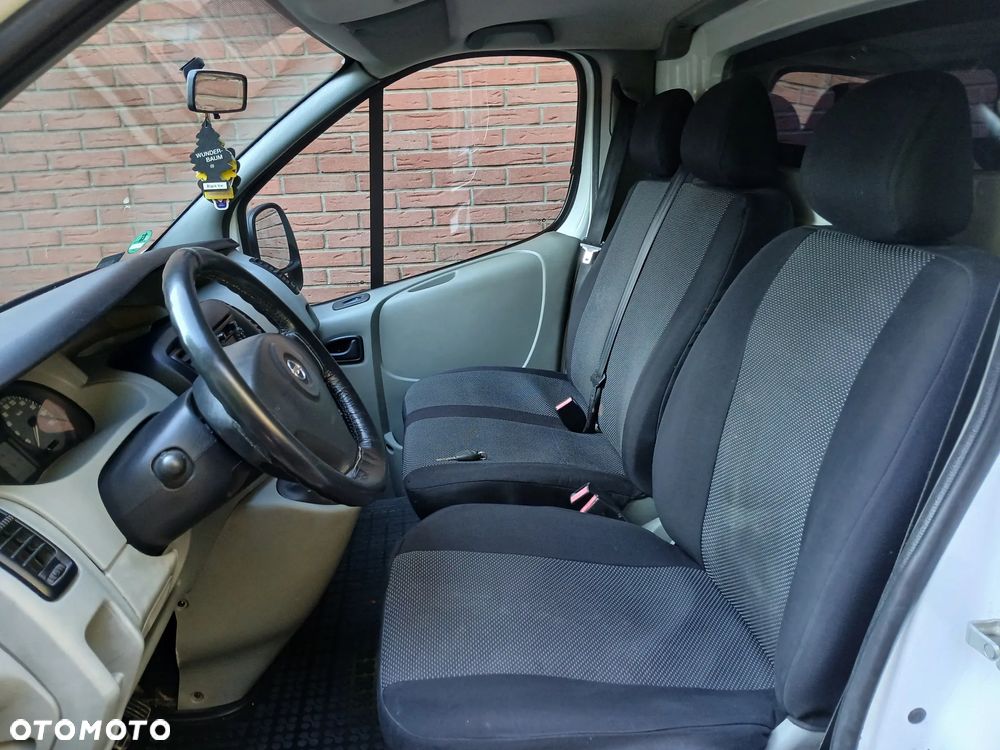 Opel Vivaro - 10