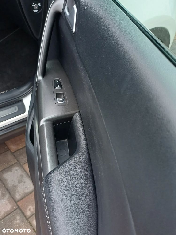 Kia Sportage - 16