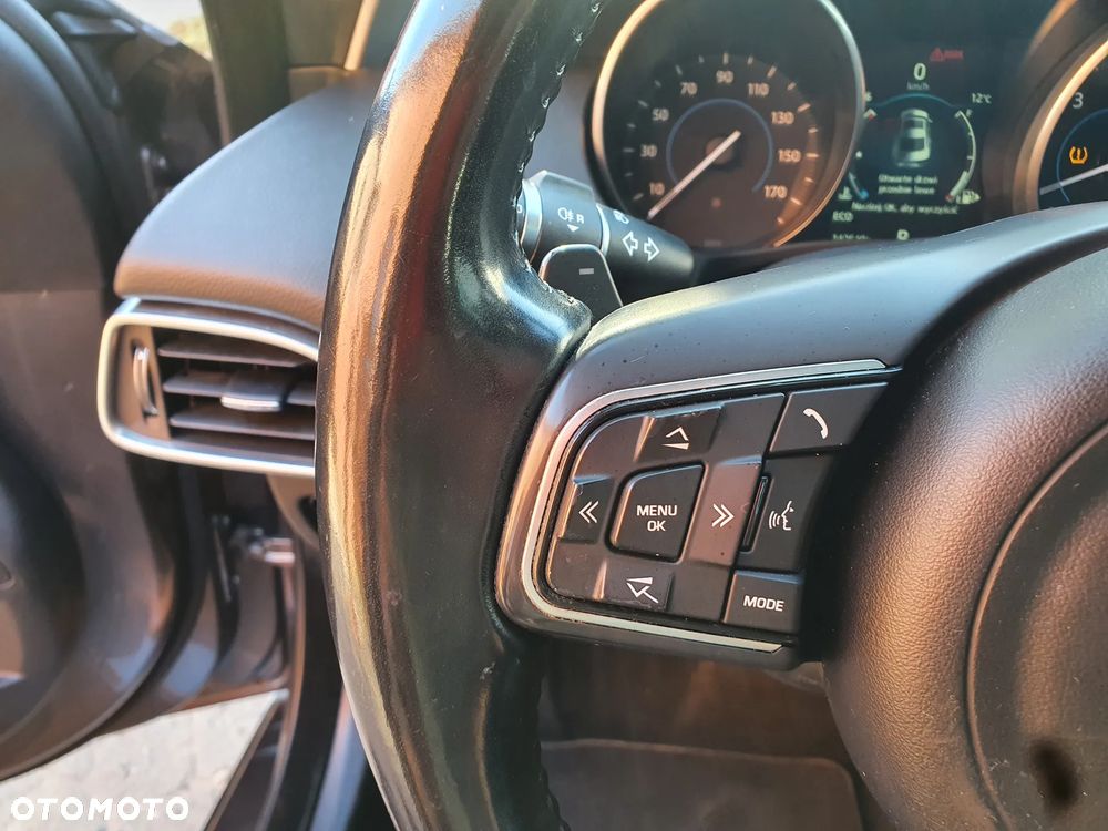 Jaguar XE S - 18