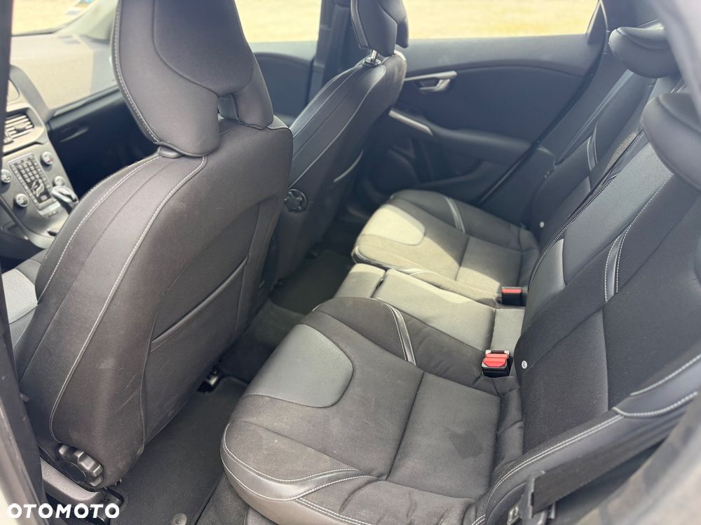 Volvo V40 T2 Geartronic RDesign - 10