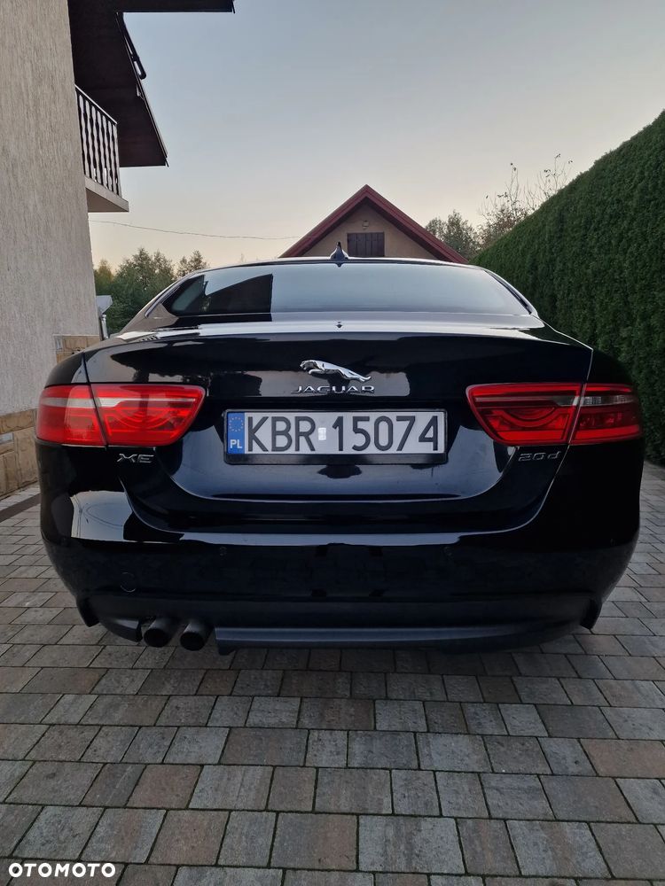 Jaguar XE - 6