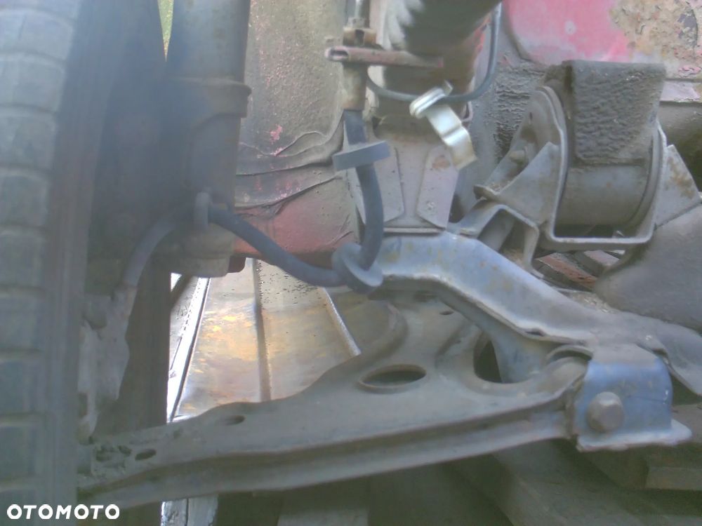 Vw golf 2 II na czesci3d dywany na kielichy tyl,zderzak szeroki,lampy tyl ciemne,zegary,prog nowy lewy,wozek przod,wahacze,amortyzatory,mc phersony,OStyl,pas podloga lampy,szyby,belka instalacja - 26