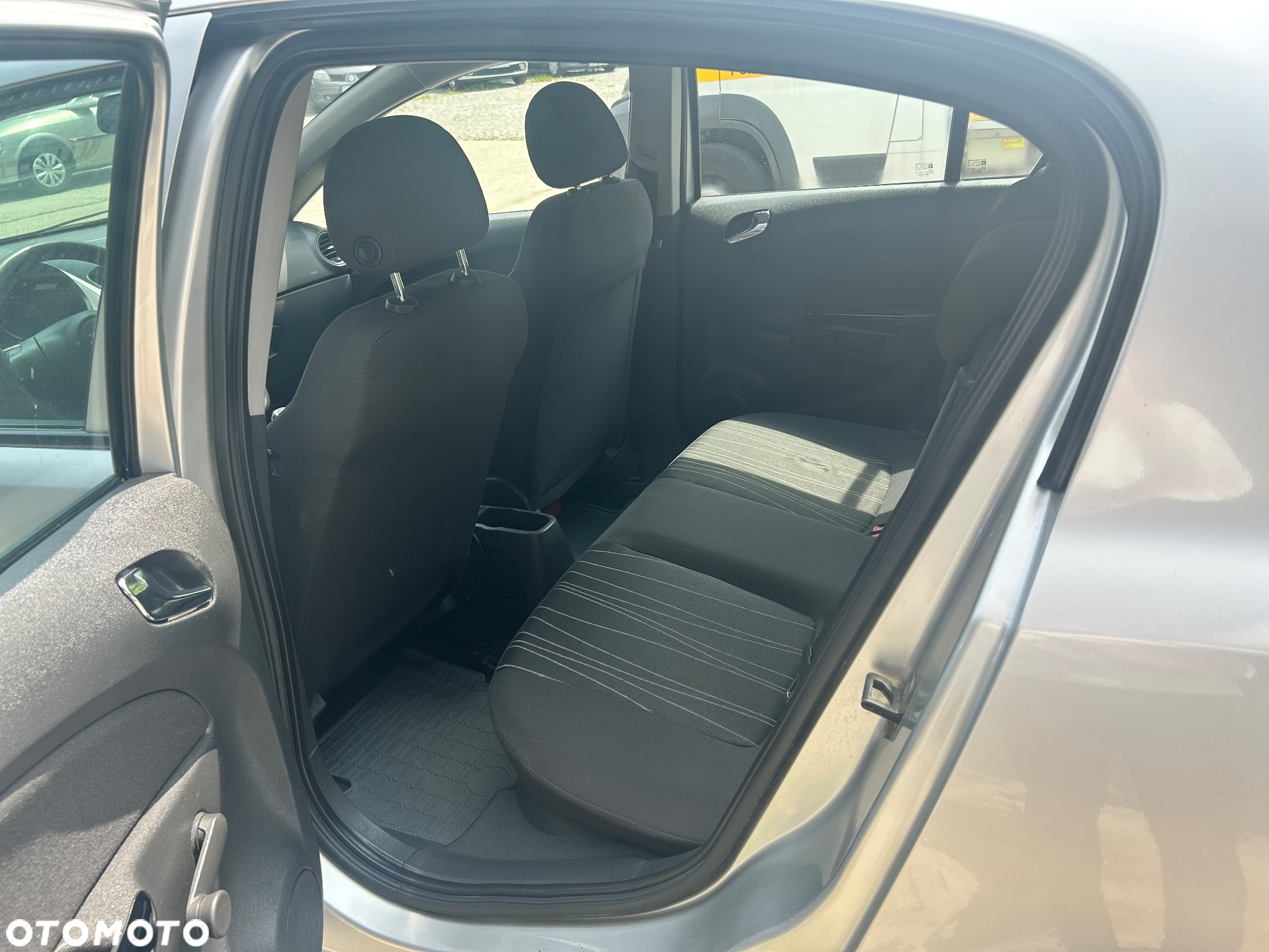 Opel Corsa 1.2 16V Cosmo - 3