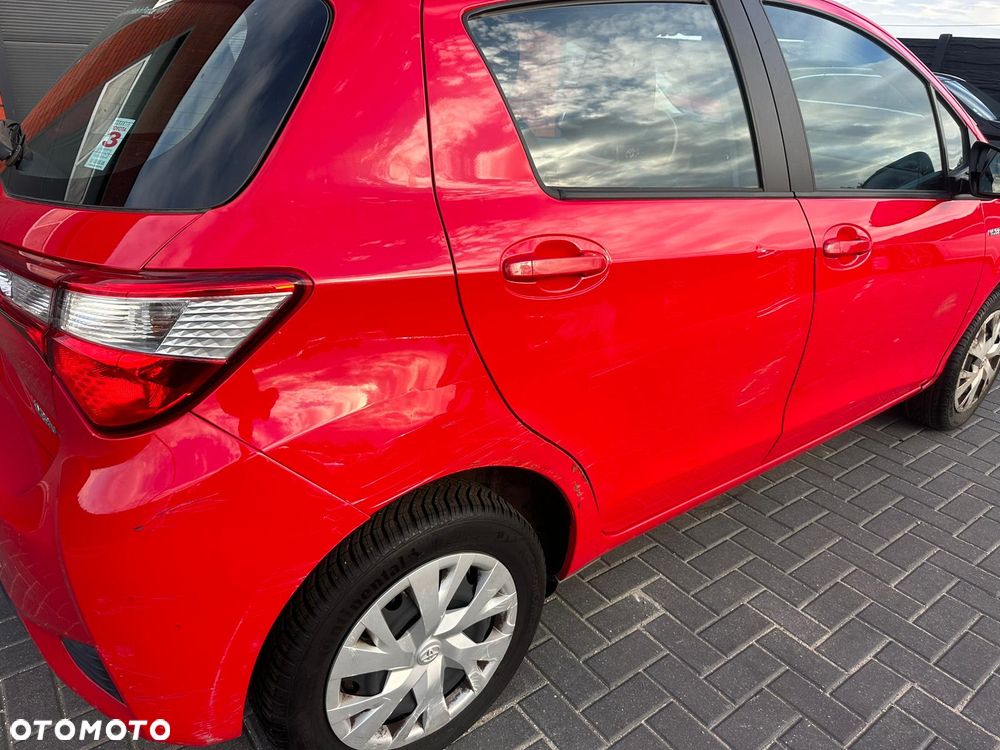 Toyota Yaris Hybrid 100 Active EU6 - 25