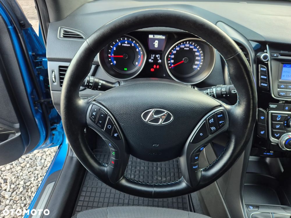 Hyundai i30 blue 1.4 Passion - 25