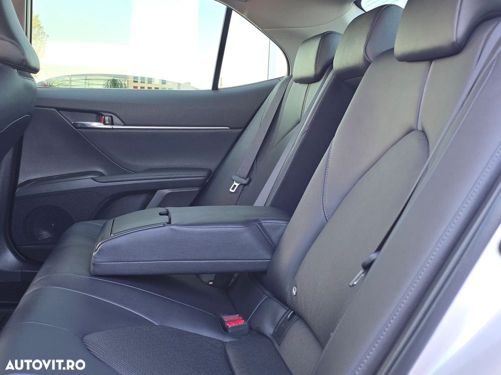 Toyota Camry 2.5 Hybrid Dynamic - 12
