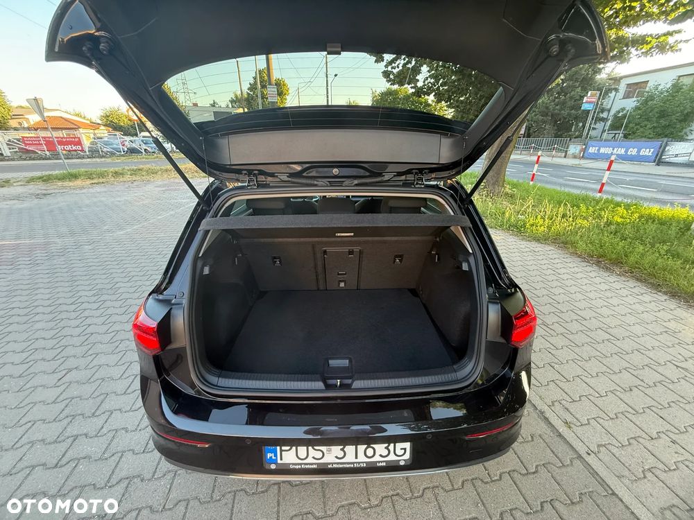 Volkswagen Golf 1.5 eTSI EVO Style DSG - 25