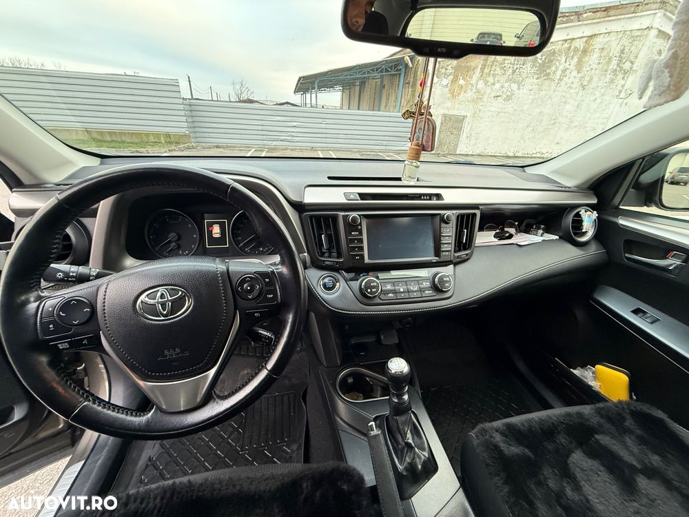 Toyota RAV4 2.0 D-4D 2WD Comfort - 9