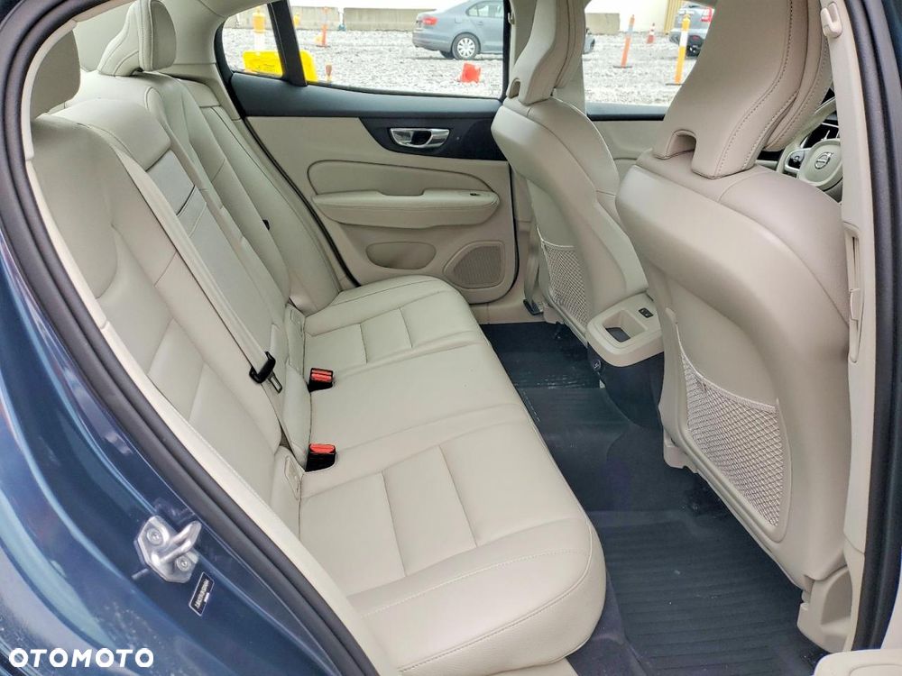 Volvo S60 T6 AWD Momentum Pro - 10