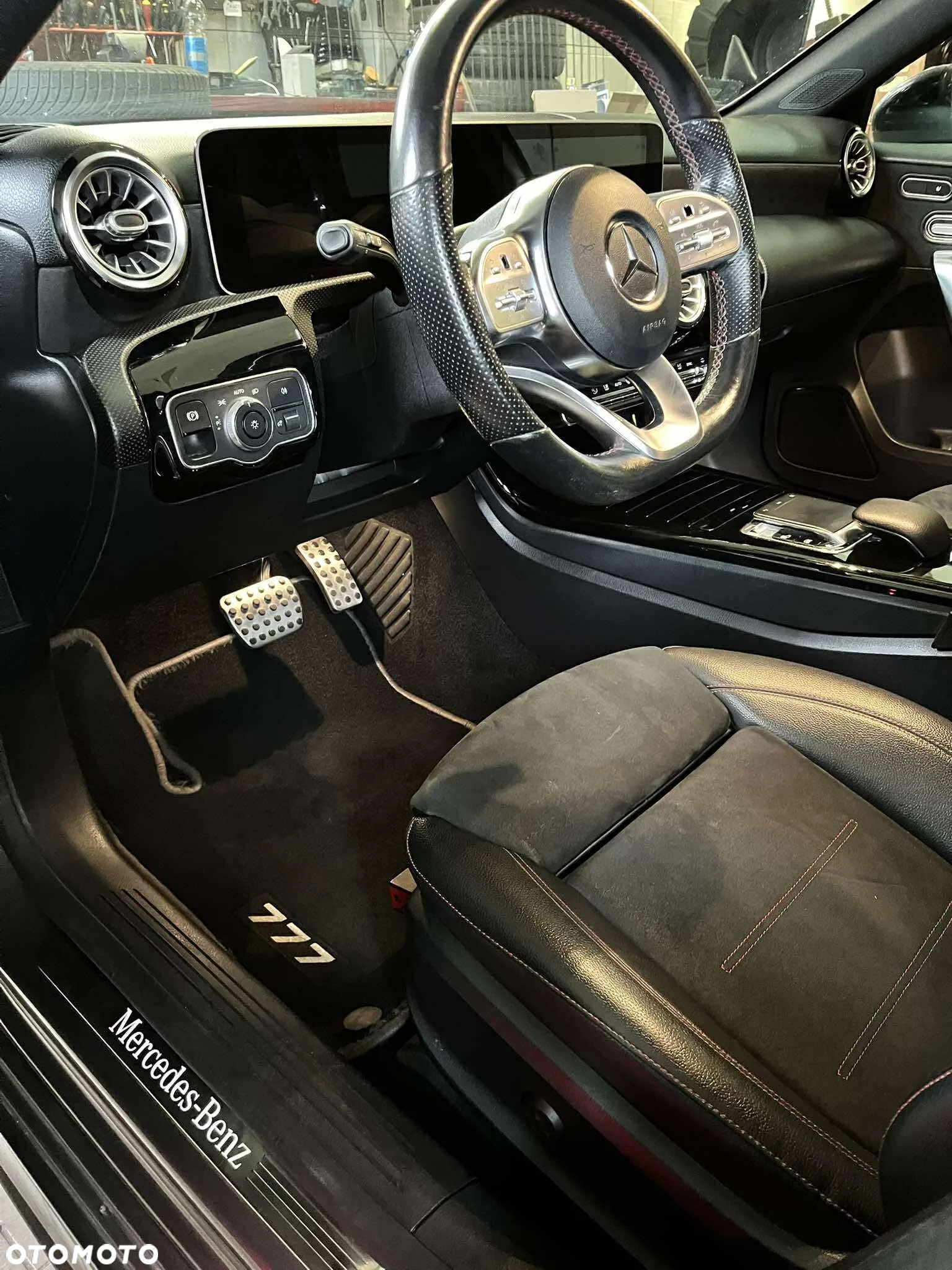 Mercedes-Benz Klasa A 220 4-Matic AMG Line 7G-DCT - 11