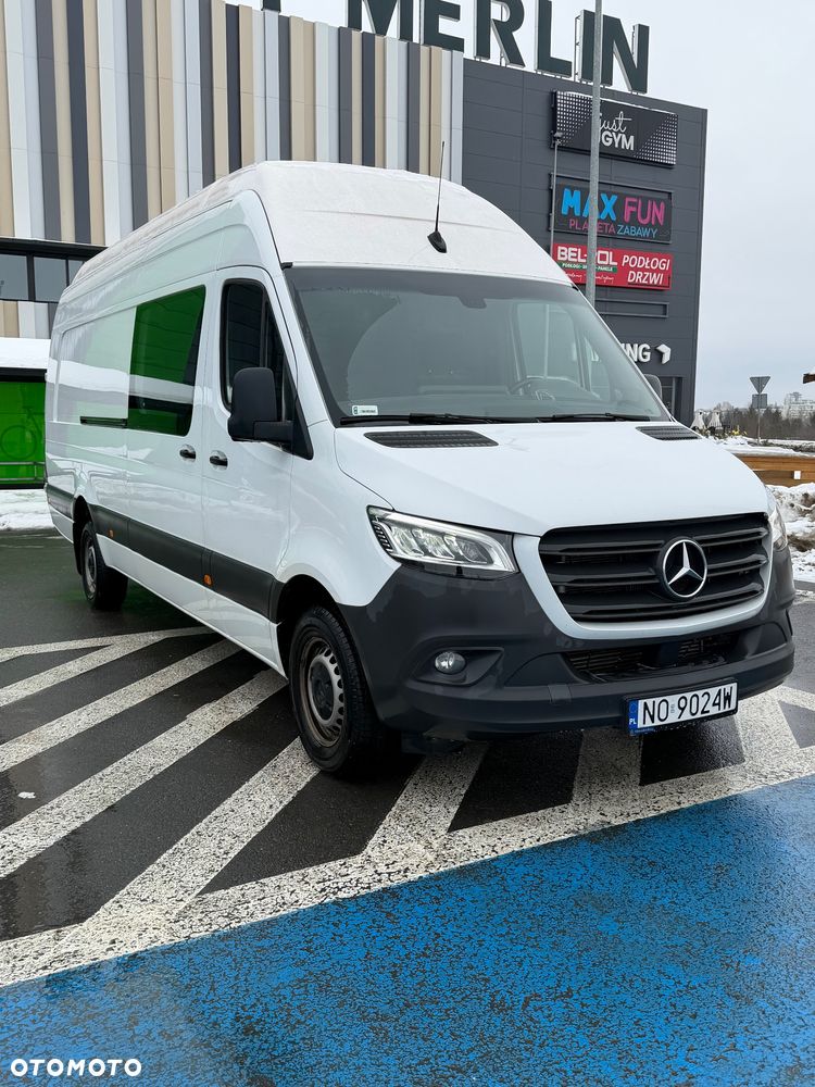 Mercedes-Benz Sprinter - 11