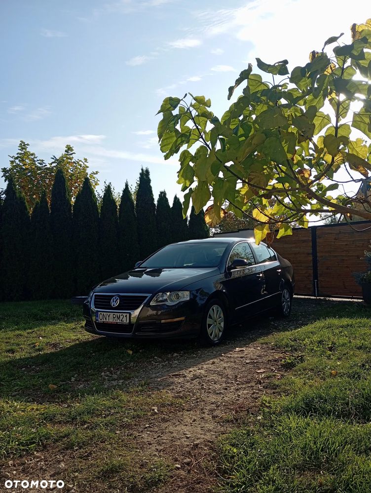 Volkswagen Passat - 2