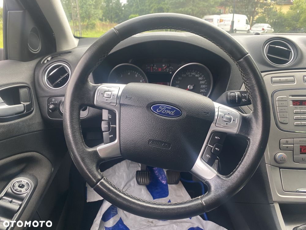 Ford Mondeo 2.0 Ambiente - 14