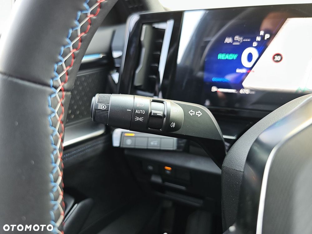 Renault Austral 1.2 E-Tech Full Hybrid 200 Iconic esprit Alpine MMT - 32