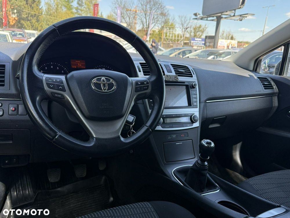 Toyota Avensis 1.8 Premium - 13