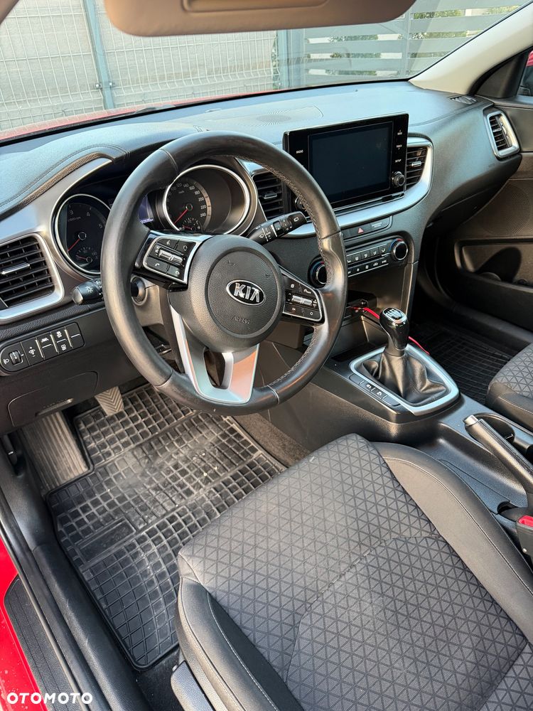 Kia Ceed 1.6 CRDi SCR M - 7