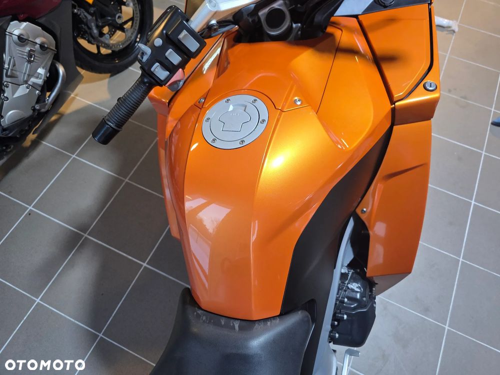 BMW K - 8