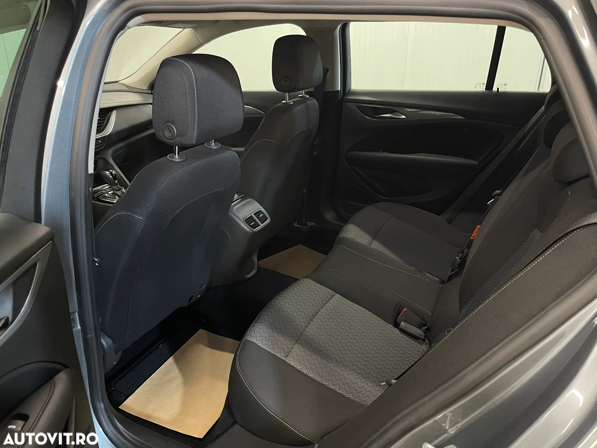 Opel Insignia Sports Tourer 2.0 Diesel Automatik Business Edition - 10