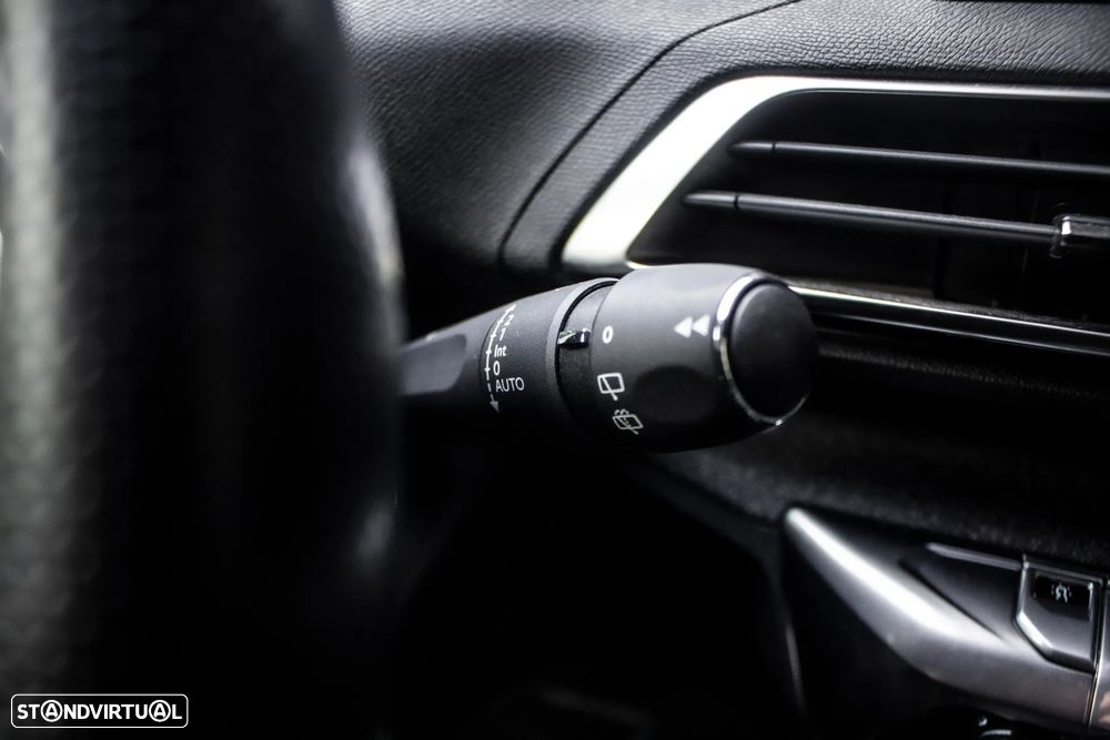 Peugeot 3008 1.6 PureTech GT EAT8 - 17