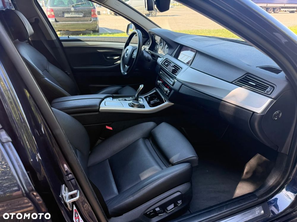 BMW Seria 5 525d Luxury Line - 17