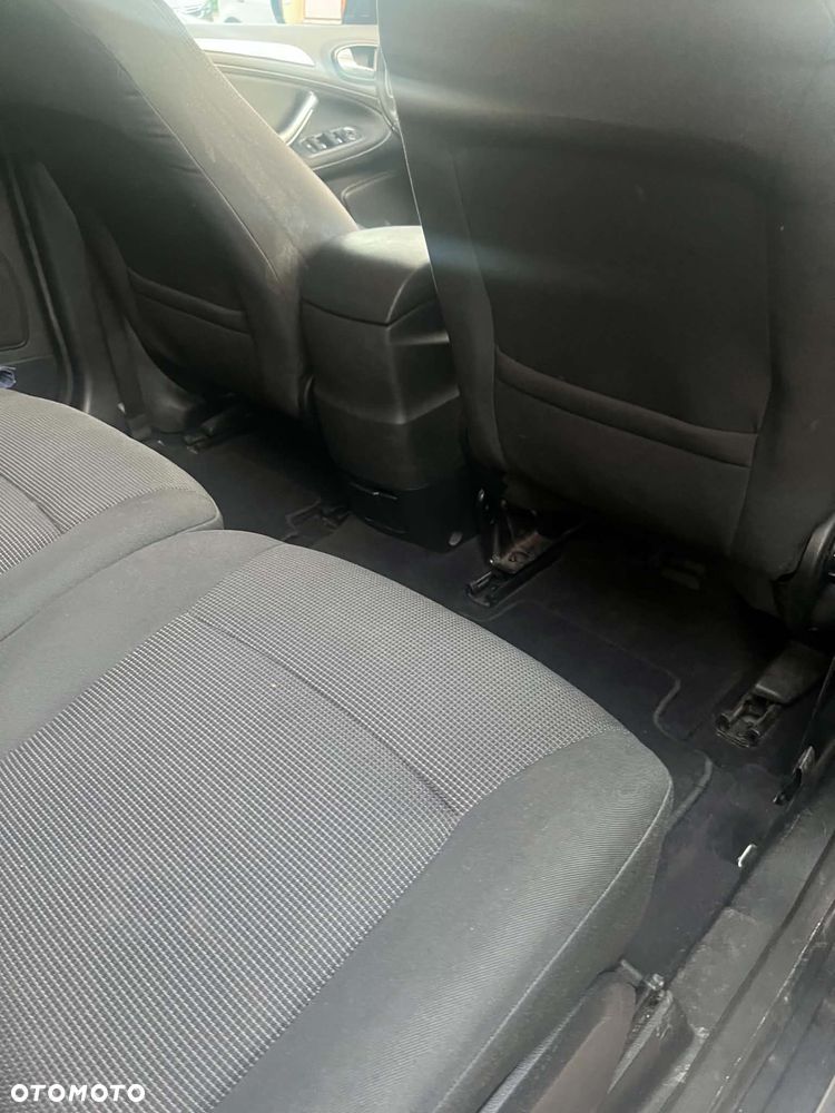Ford S-Max - 8