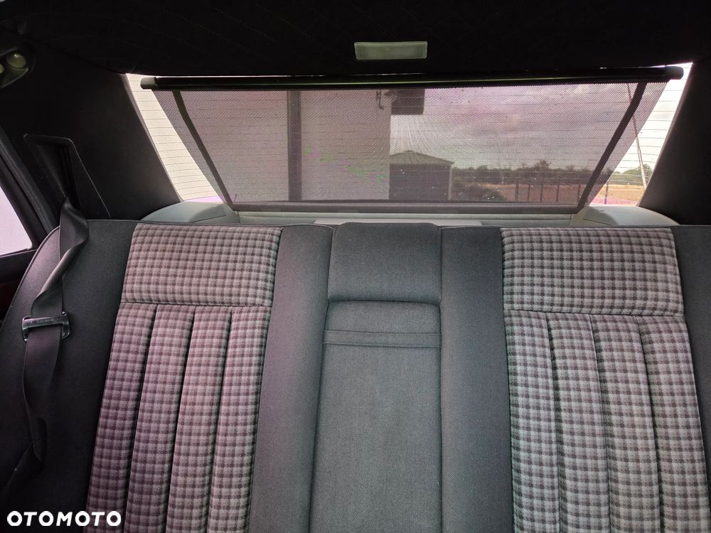 Mercedes-Benz W124 (1984-1993) - 12