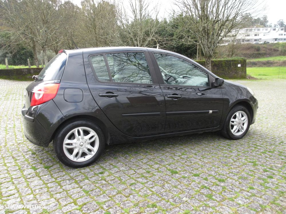 Renault Clio 1.2 16V Dynamique Luxe - 9