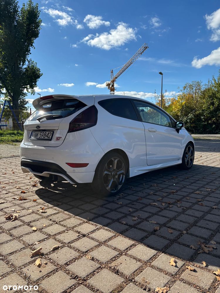 Ford Fiesta 1.6 EcoBoost ST - 3
