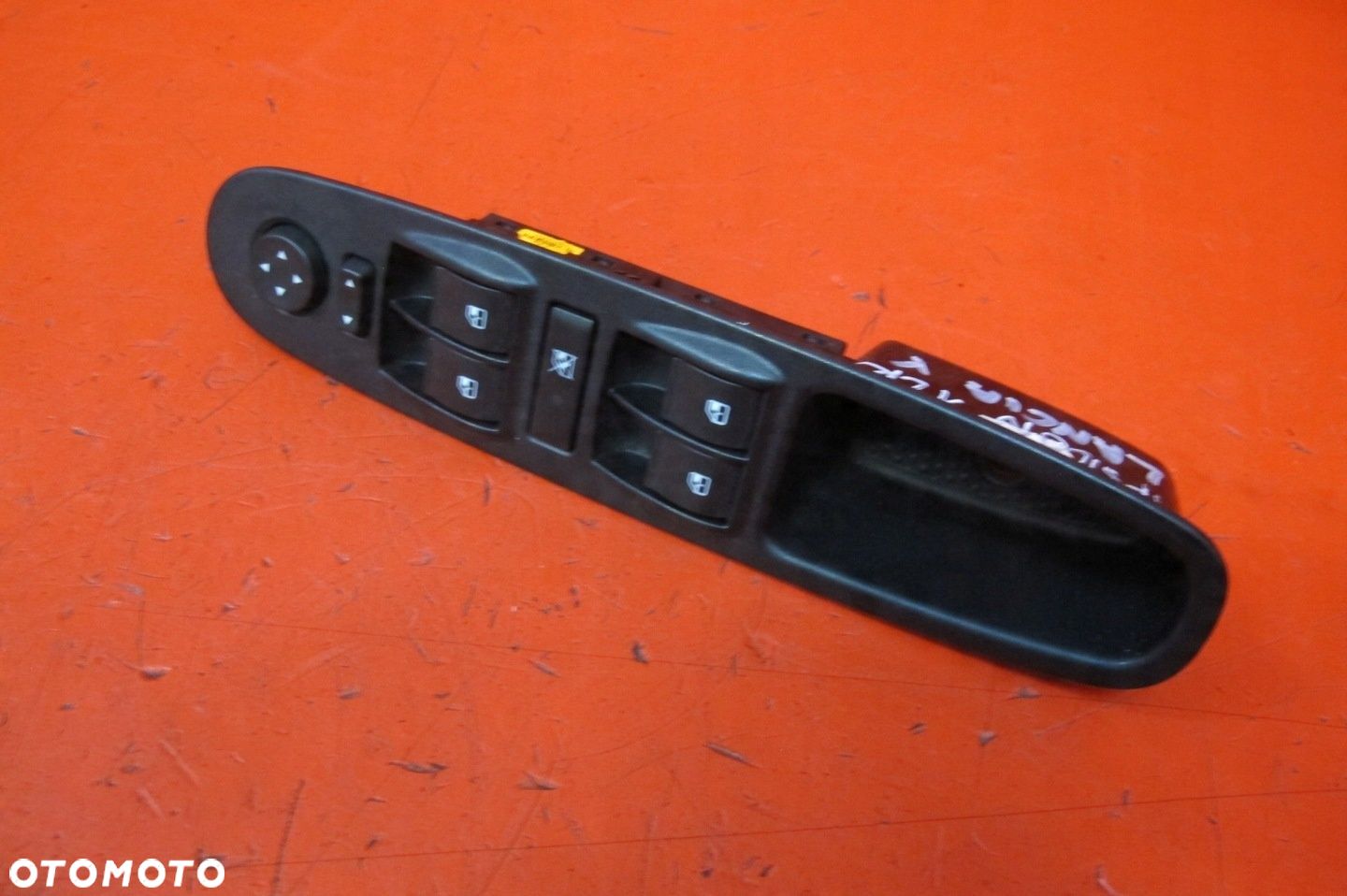 Lancia Ypsilon 3 III 312 11- PANEL PRZEŁĄCZNIK SZYB LEWY PRZÓD 735531346 - 1