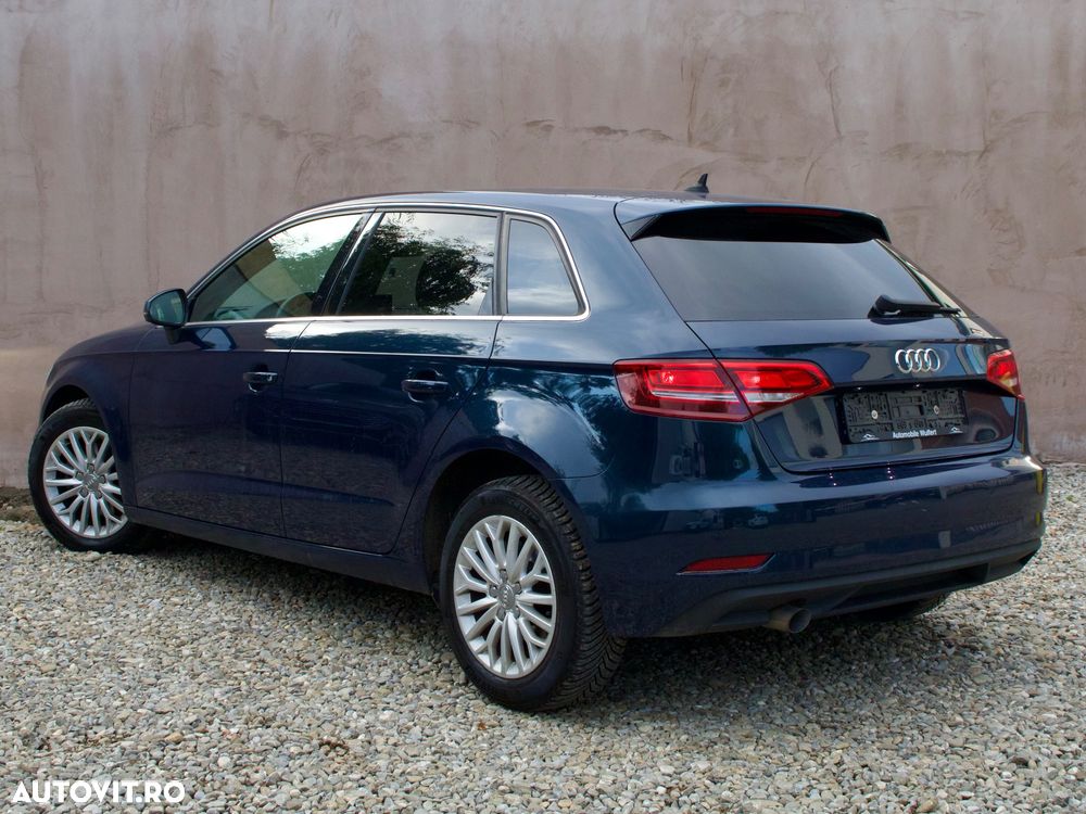 Audi A3 1.6 TDI S tronic Sport - 4