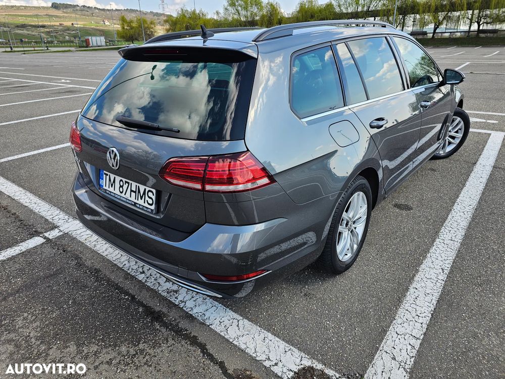 Volkswagen Golf - 6