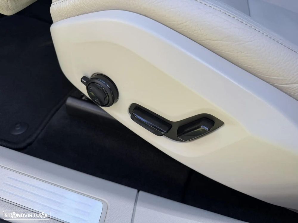 Volvo XC 60 2.0 B4 Plus Bright - 17