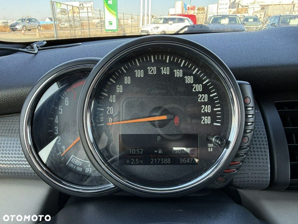 MINI Cooper Standard - 13