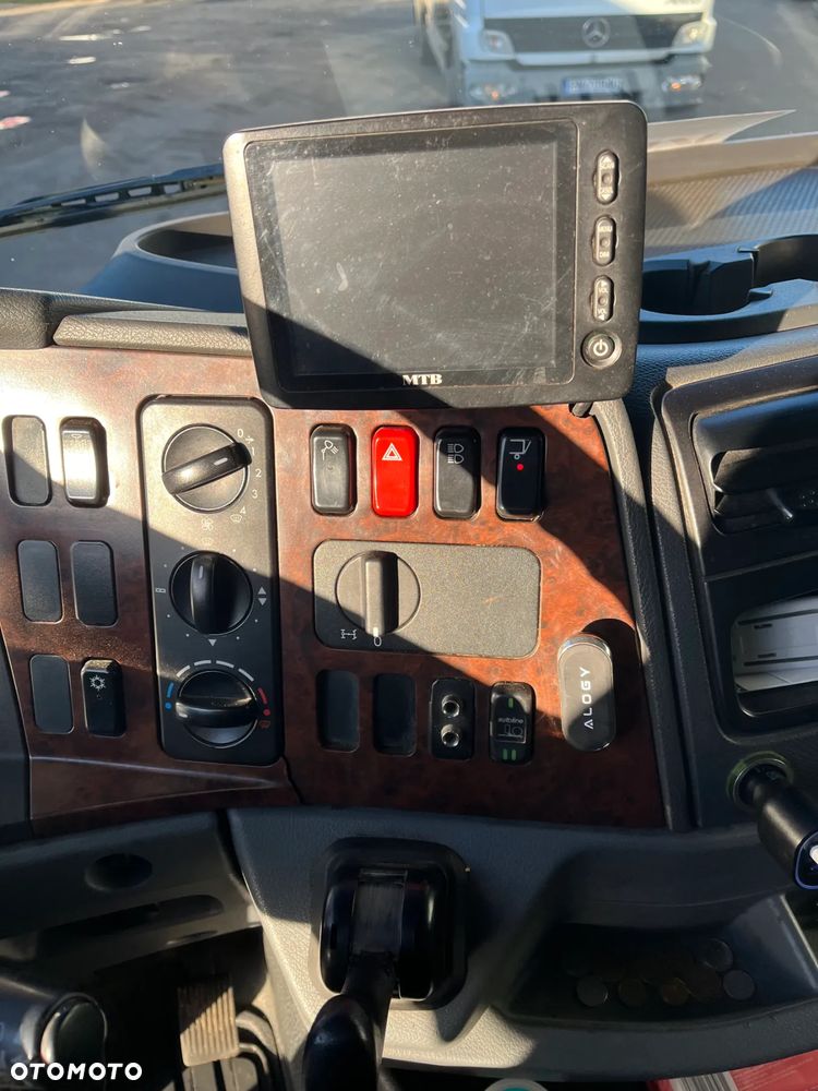 Mercedes-Benz Atego - 10