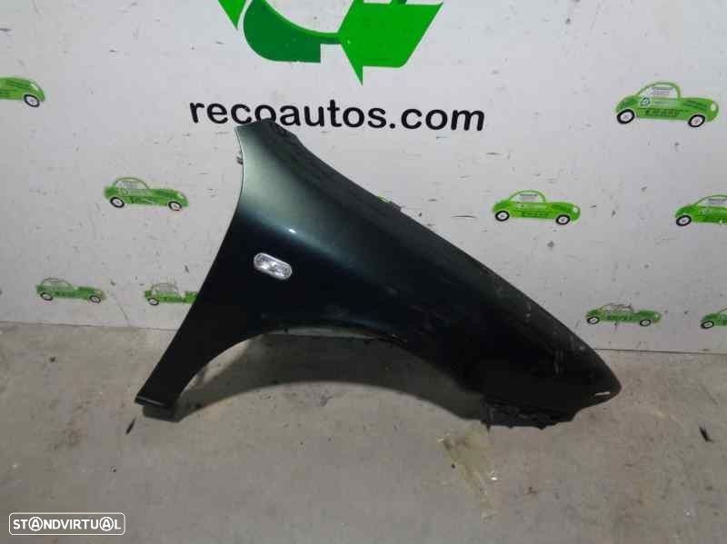GUARDA-LAMAS FRONTAL DIREITO SEAT LEON 2002 - 4