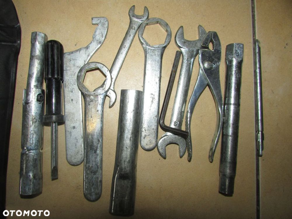 Suzuki SV 650 03-09 zestaw narzędziowy klucze - 2